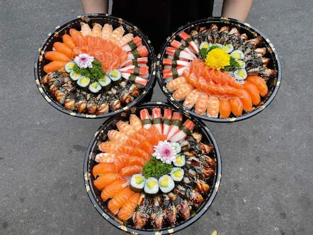 Sushi Ngon-Góc Phố Sushi & Lẩu Nướng