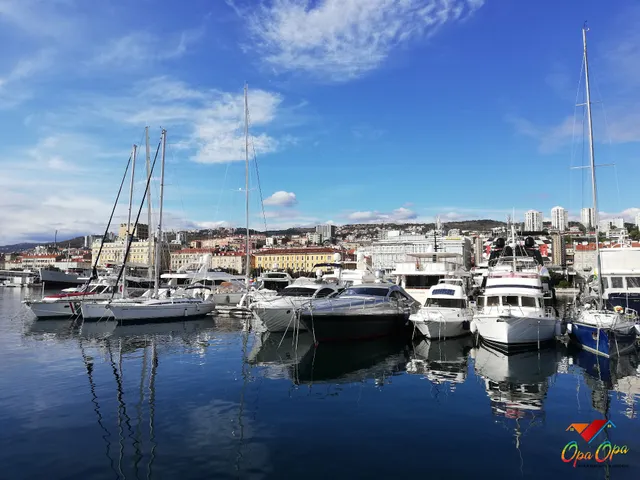 Apartments and Rooms OpaOpa