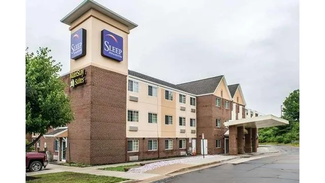 Sleep Inn & Suites Pittsburgh Airport