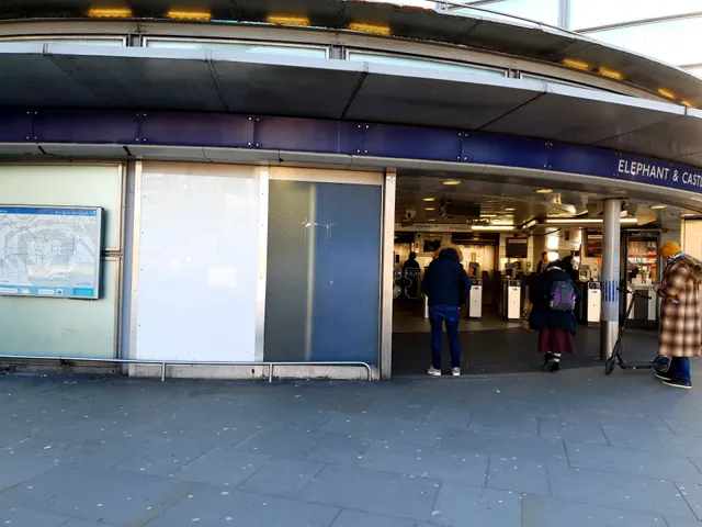 Elephant & Castle Underground Station (Northern Line entrance)