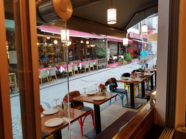 Beso Restaurant Bistro