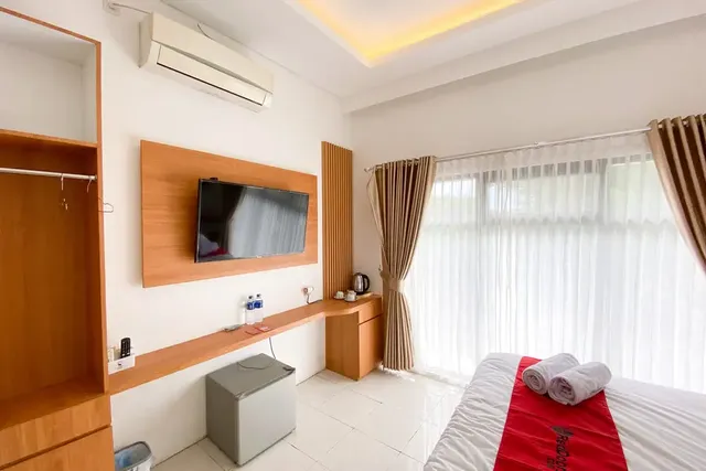 RedDoorz near Ambarrukmo Area