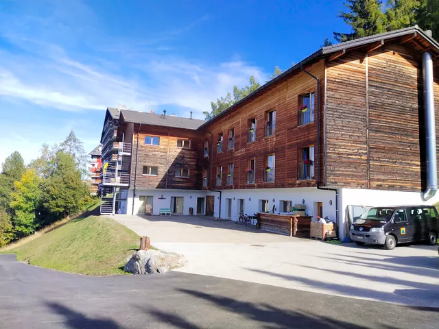 Les Gentianes, Sun & Snow