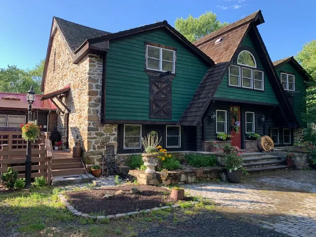 Stone Gables Bed & Breakfast