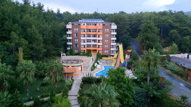 Alara Kum Hotel