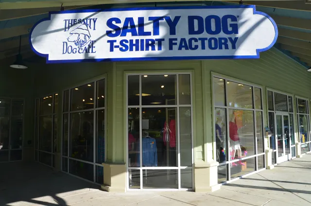 Salty Dog T-Shirt Factory at Tanger 2
