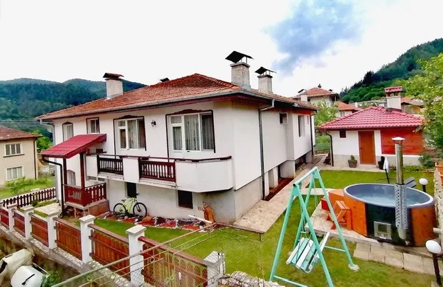 Къща за гости Мераклии (Guest House Meraklii)