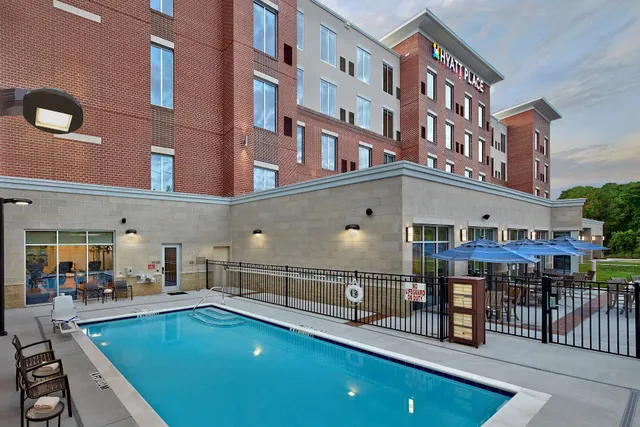 Hyatt Place Chapel Hill / Southern Village