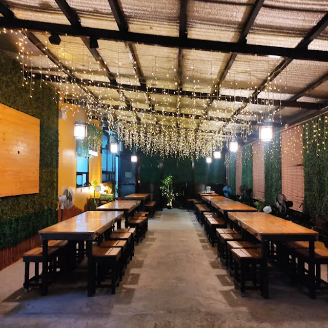 Kuya Jom's Sizzling House