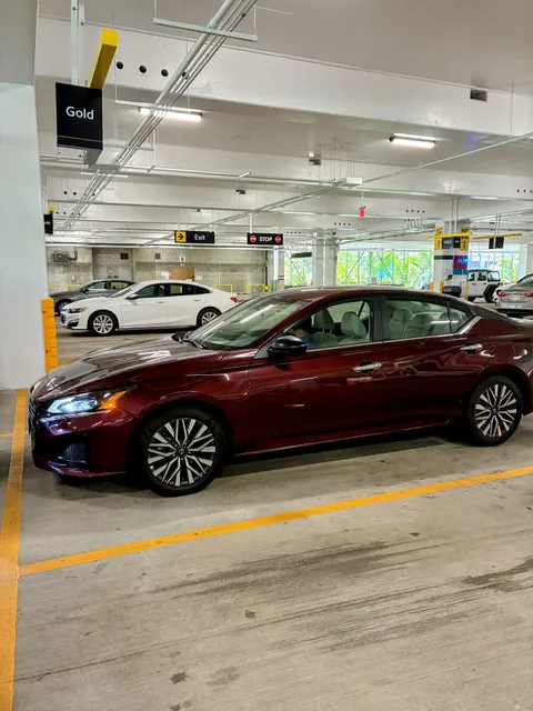 Hertz Car Rental - Honolulu - Daniel K Inouye International Airport (HNL)