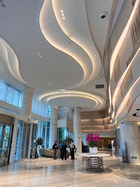 Qube Htl. Shanghai Hongqiao-Garage