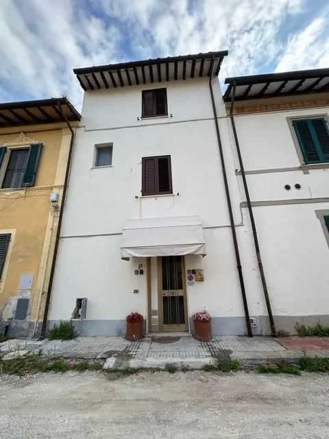 La Maison de Tommy, Pisa