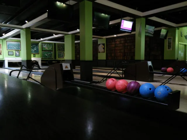 Bar Bowling