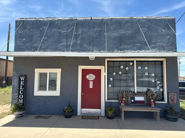 Charla's Cuddley Cuts