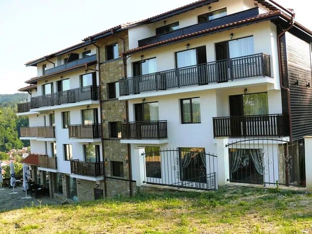 Семеен Хотел Бела