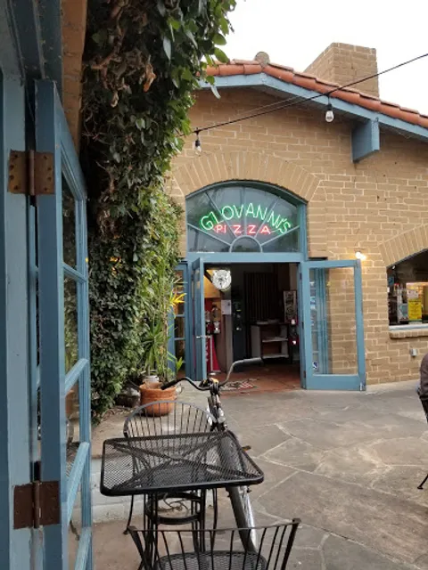 Giovanni's Pizza Carpinteria