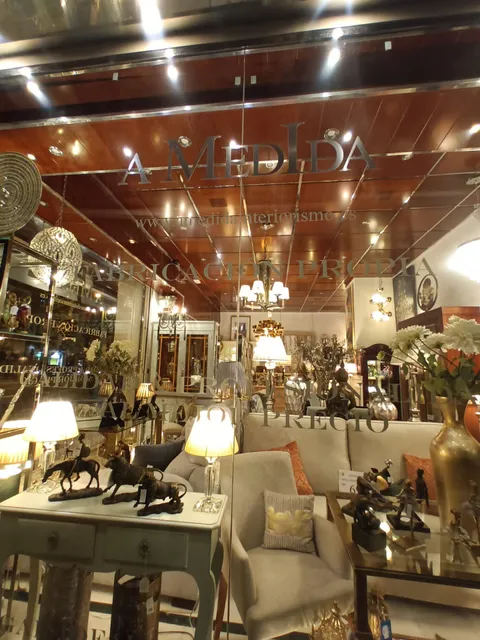 Custom Interior & Decor