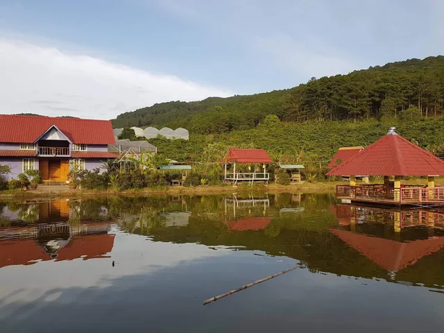 Khu du lịch hồ Núi Cốc