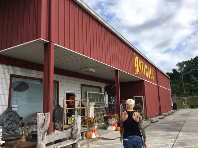 Heartland Antiques & Collectibles