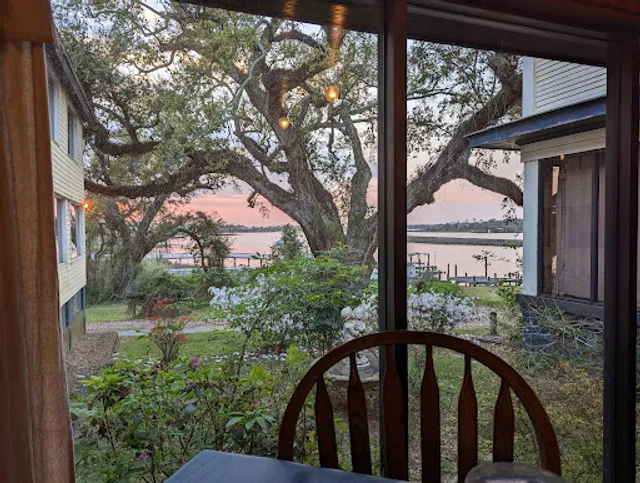 Aunt Jenny's Catfish Restaurant