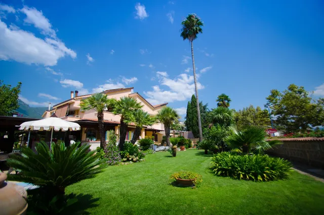 La Magnolia Bed & Breakfast