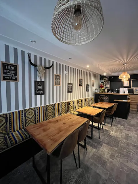 LE KARAKTERE BURGERS ( Boeuf halal / Poulet / végétarien / Végane )