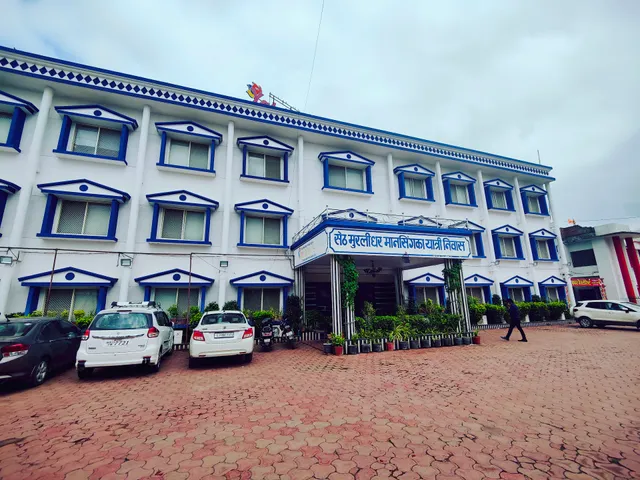 OYO 30985 Mahakaleshwar Avenue