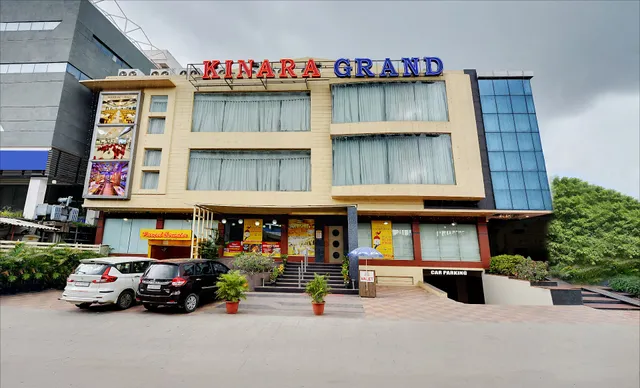 Hotel Kinara Grand