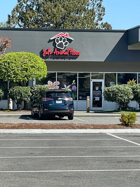 Julz Animal Houz Burlington