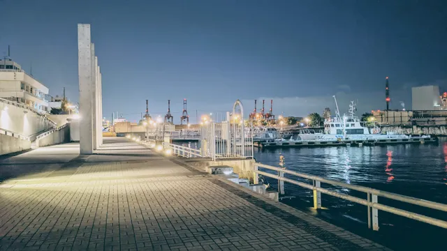 天保山西岸壁 船客待合所