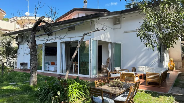 Appartamento 65 mq Mansarda di Villa Renata con giardino