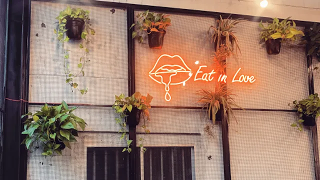 Quán Hẻm Ốc Vân Đồn