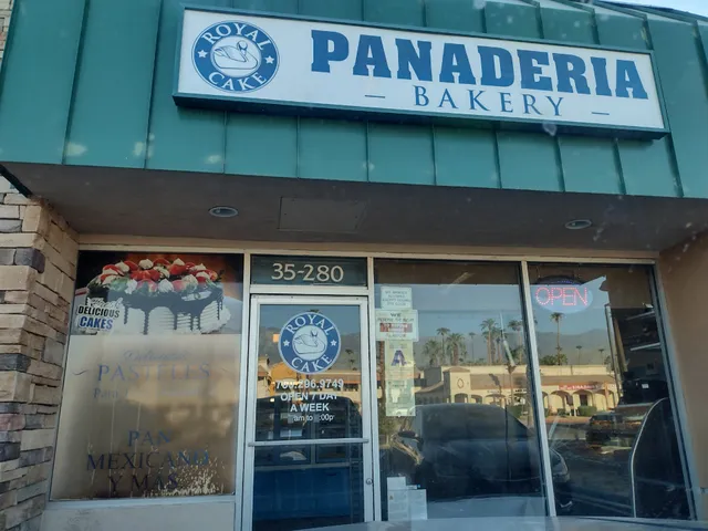 Panaderia Royal cake