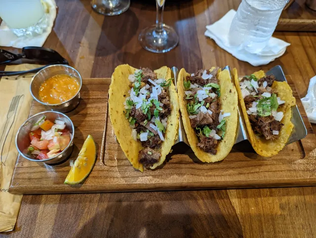 Tequila Bar y Taqueria Mi Mesa