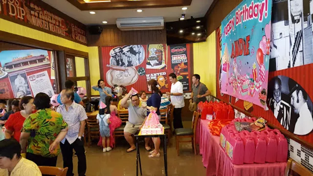 Shakey's Pizza Parlor - SM City Novaliches
