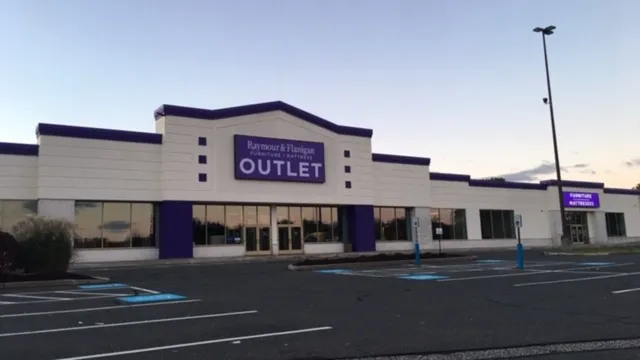 Raymour & Flanigan Furniture and Mattress Outlet & Clearance Center