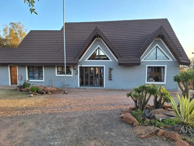 24 Bush house, Elandsfontein, Mabalingwe