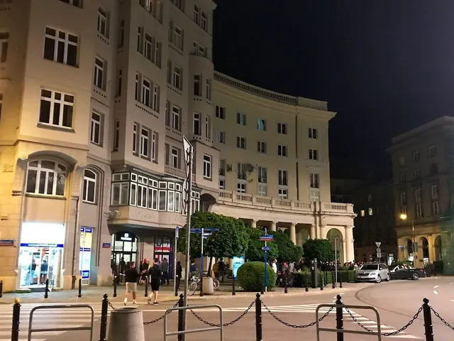 Centrum deLuX Plac Zbawiciela