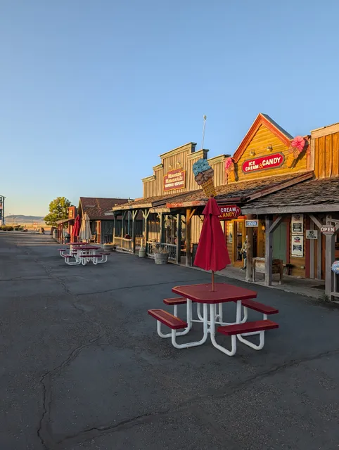 Old Bryce Town Ice Cream & Candy Shop