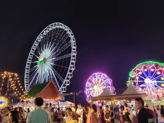 Asiatique Ferry Service to Sathon Pier