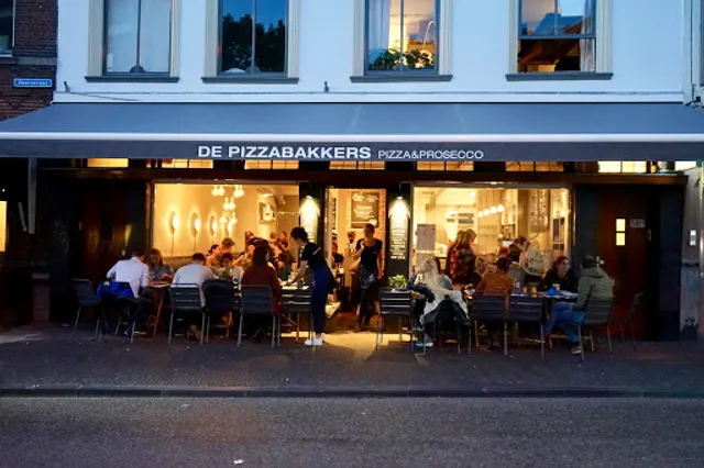 De Pizzabakkers Voorstraat