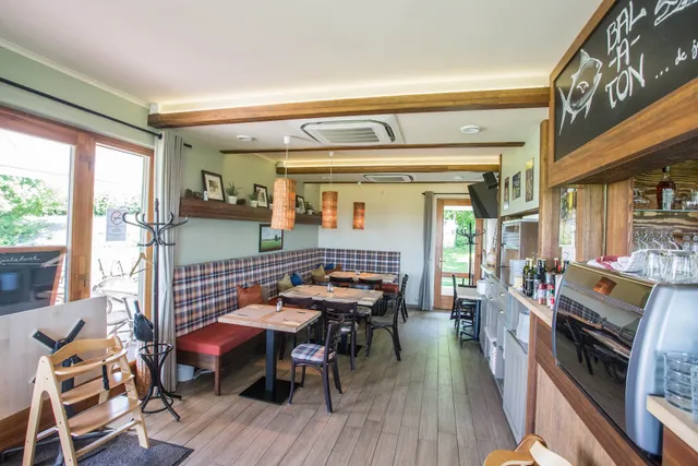 Apáti Étterem, Kávézó