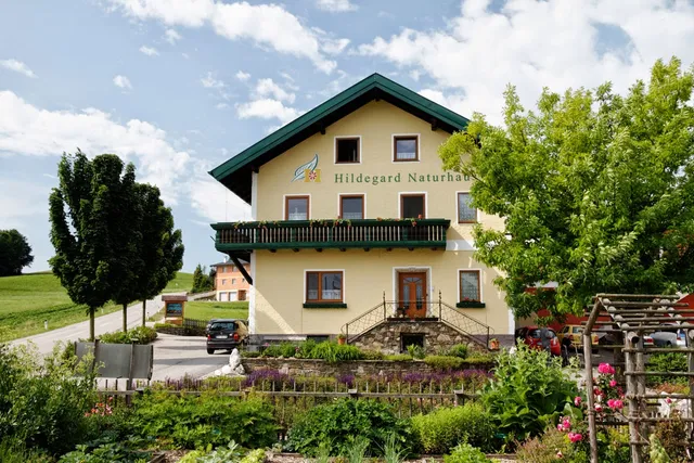 Hildegard Naturhaus - Fam. Hönegger