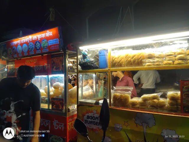 Mohammadpur Town Hall Street Food Stall