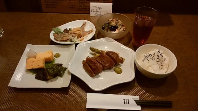 カフェ＆ミール・カシュカシュ