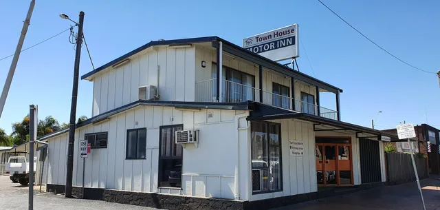 Town House Motor Inn