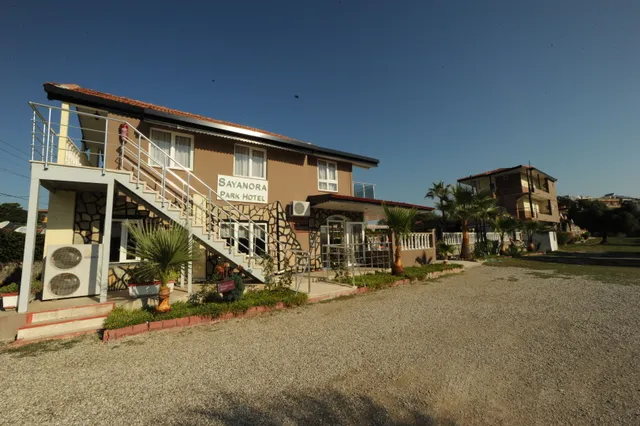 Sayanora Hotel
