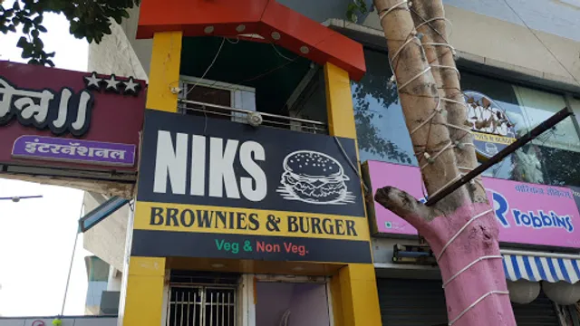 Niks Brownies & Burger