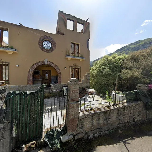 Casa rural "El Chalet de Sames"