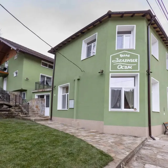 Вила Зеления Осъм